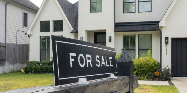 Trump proposes 50-year mortgage, but homeowner savings could be minimal