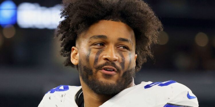 Videos show police search for Marshawn Kneeland before death