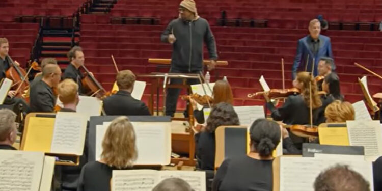 What Happens When Football Great Marshawn Lynch Takes the Houston Symphony Podium What Happens When Football Great Marshawn Lynch Takes the Houston Symphony Podium